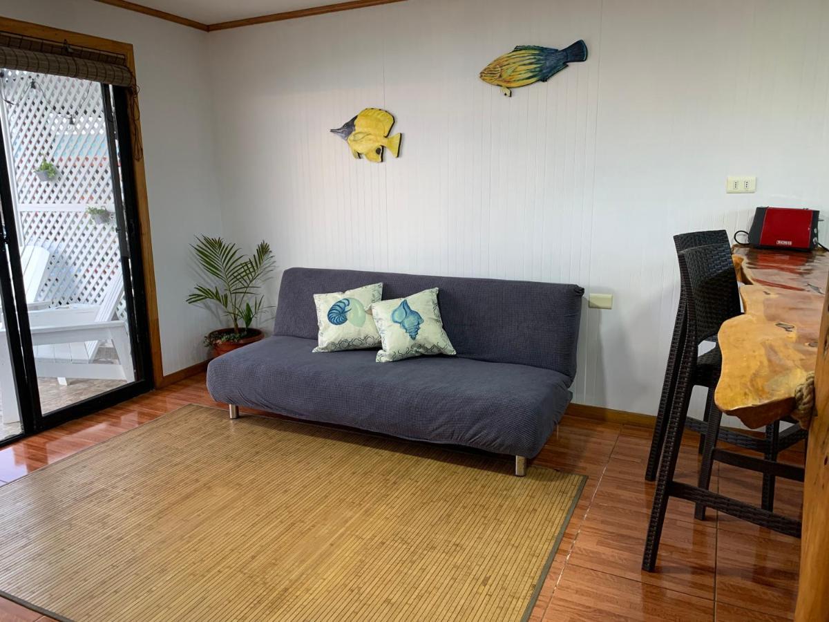 Cabanas & Hostal Tojika ハンガ・ロア エクステリア 写真