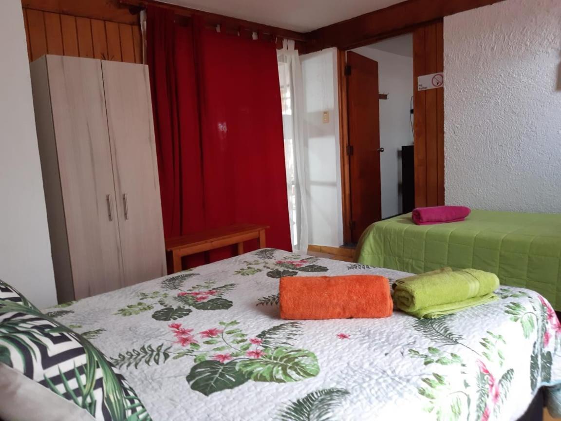 Cabanas & Hostal Tojika ハンガ・ロア エクステリア 写真