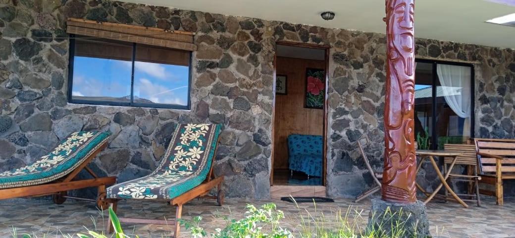 Cabanas & Hostal Tojika ハンガ・ロア エクステリア 写真