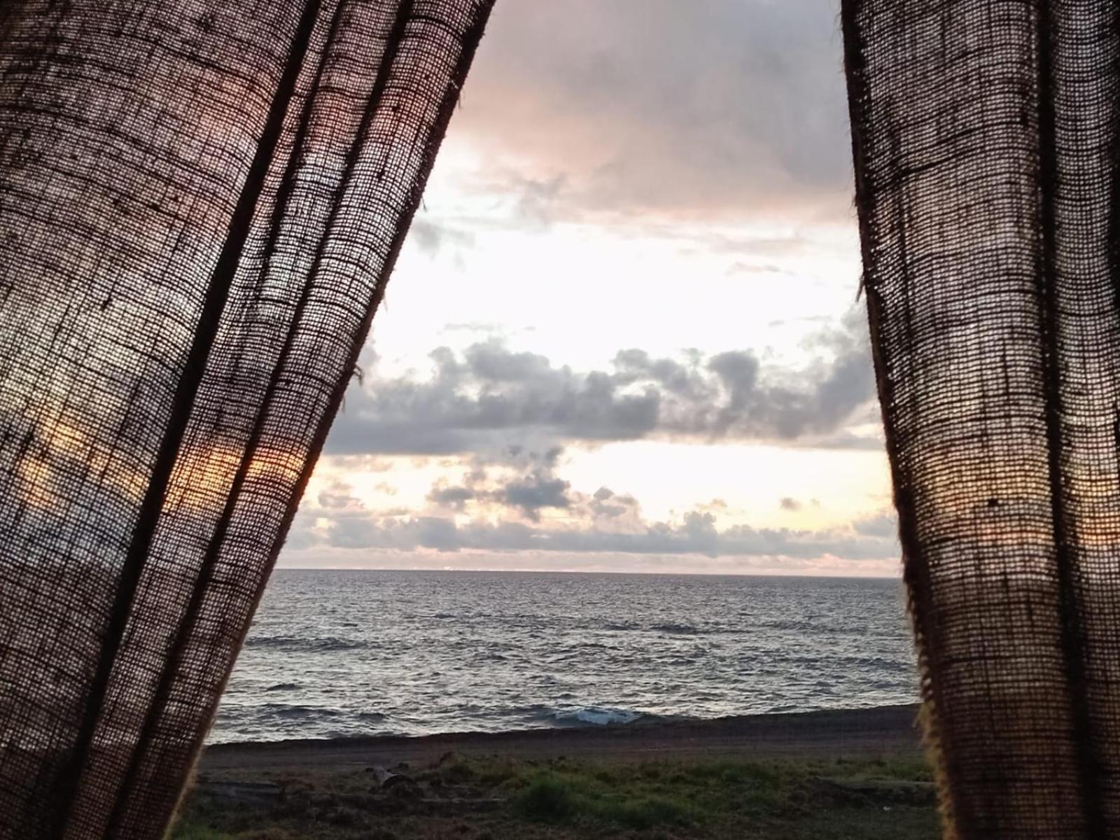 Cabanas & Hostal Tojika ハンガ・ロア エクステリア 写真