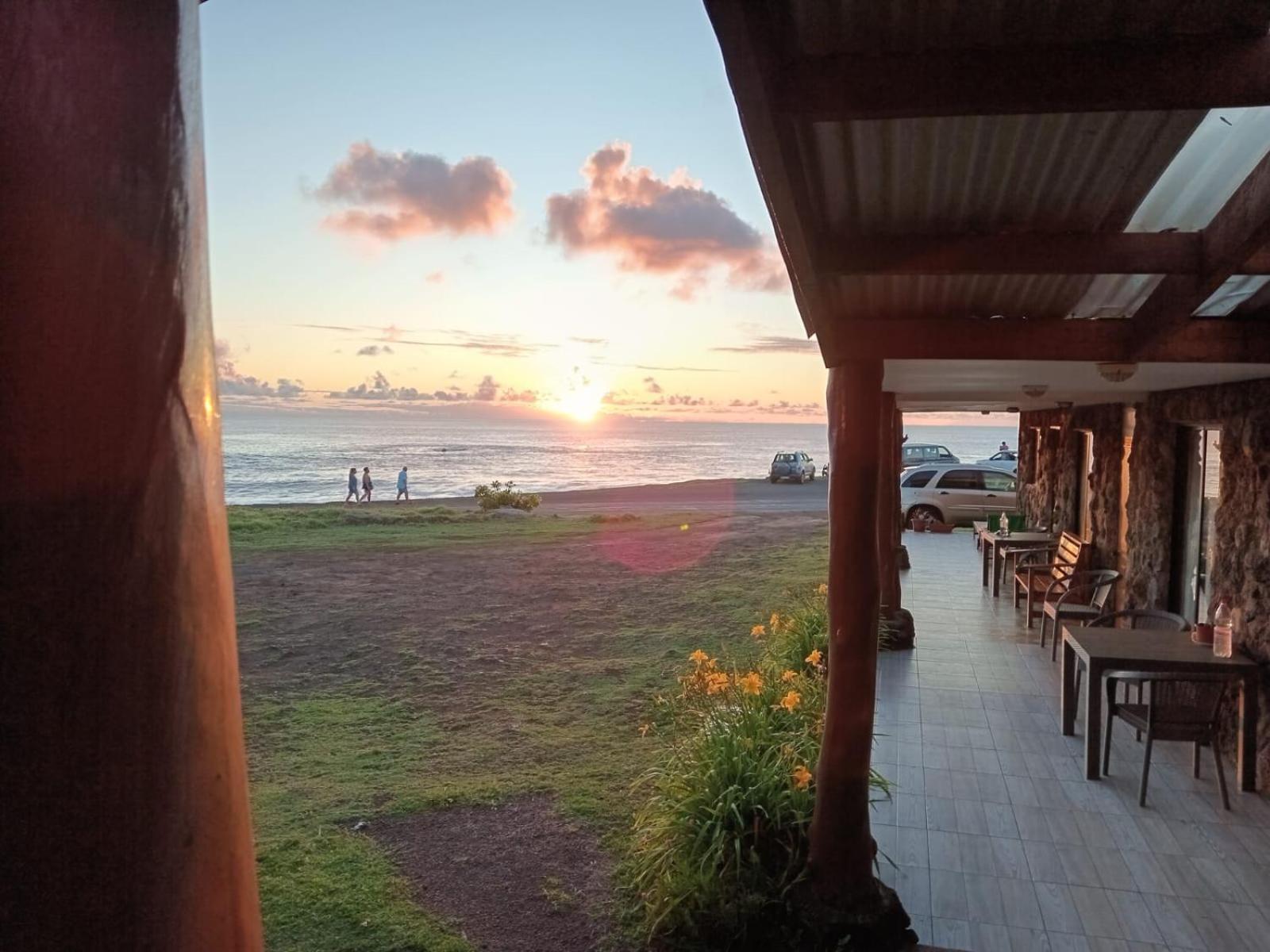 Cabanas & Hostal Tojika ハンガ・ロア エクステリア 写真