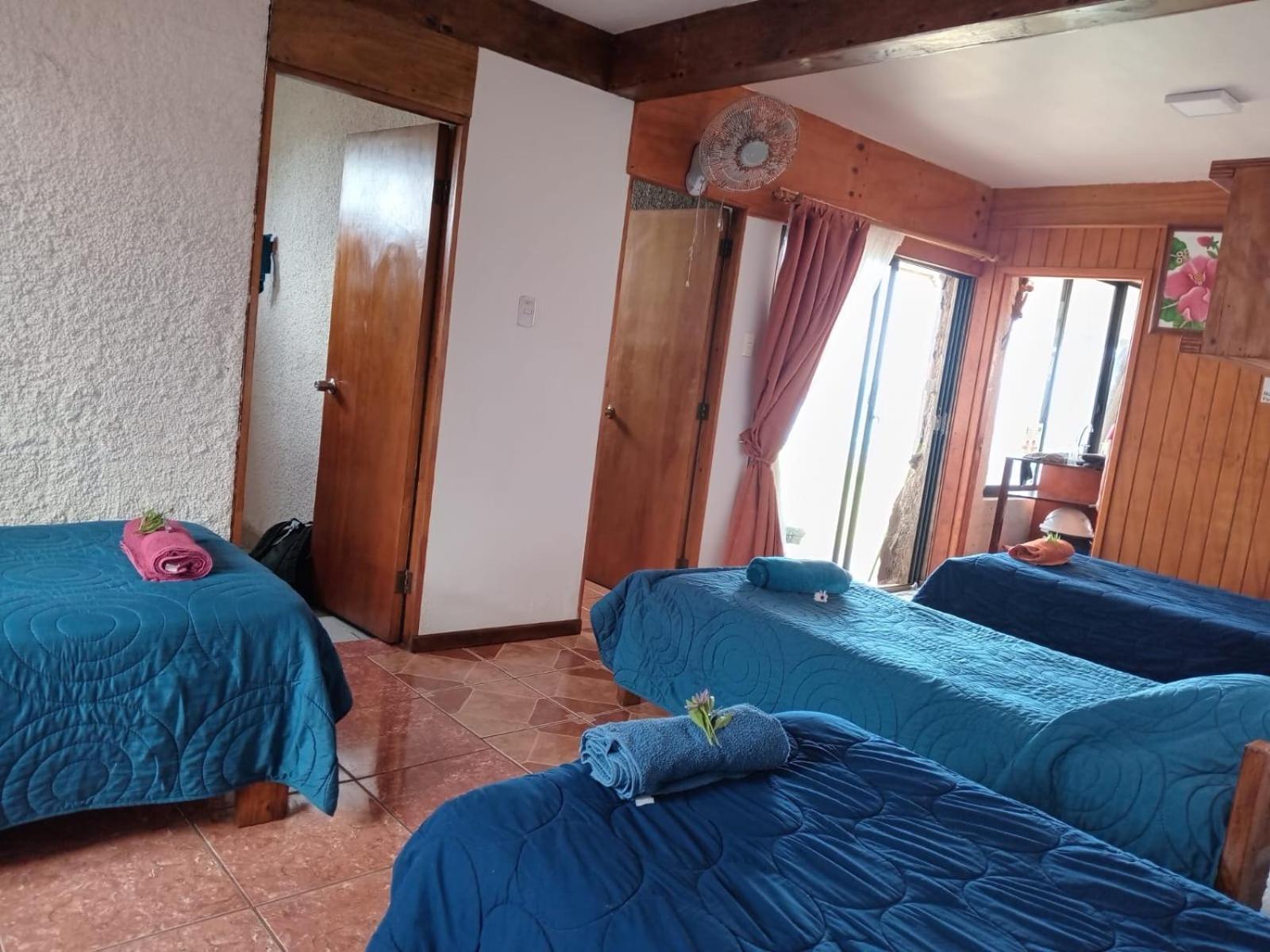 Cabanas & Hostal Tojika ハンガ・ロア エクステリア 写真