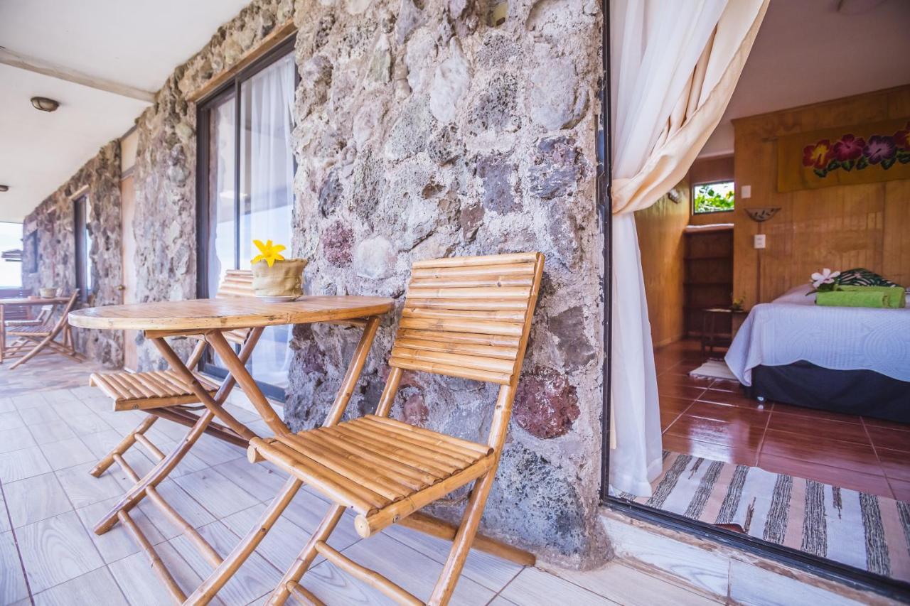 Cabanas & Hostal Tojika ハンガ・ロア エクステリア 写真